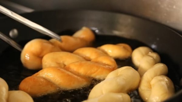 Закрученные корейские пончики: сведут с ума каждого, кто их пробует