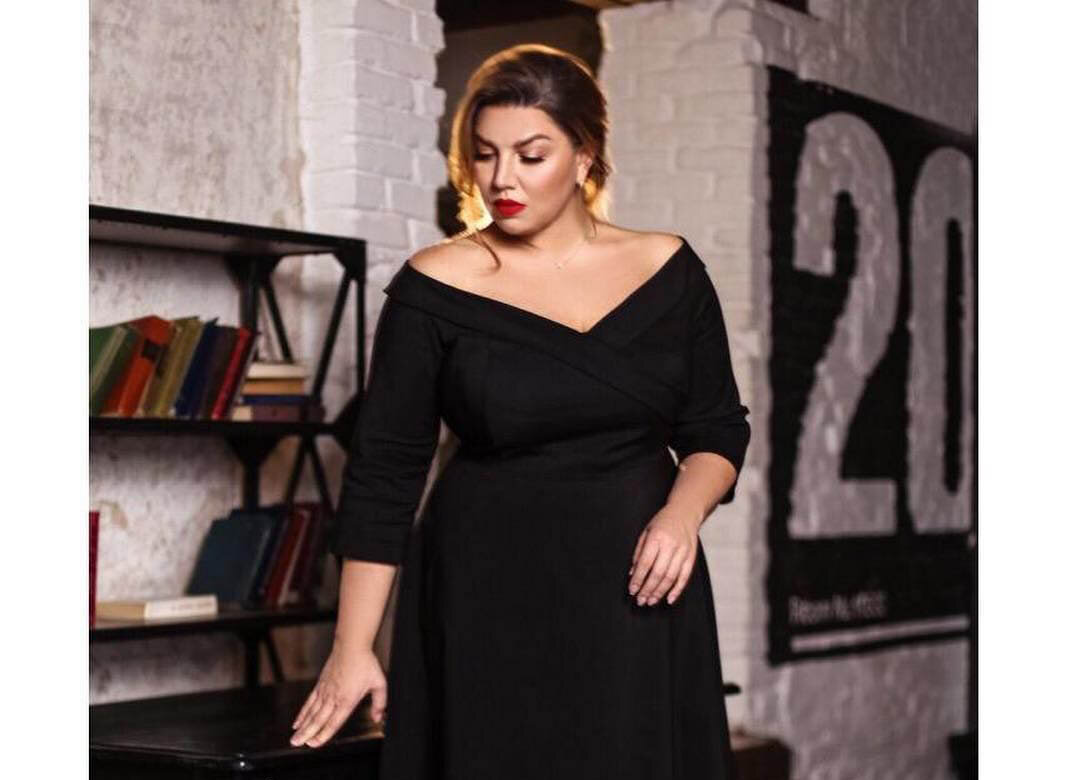 Почему Екатерина Скулкина так эффектно выглядит? Секреты гардероба plus size телезвезды.