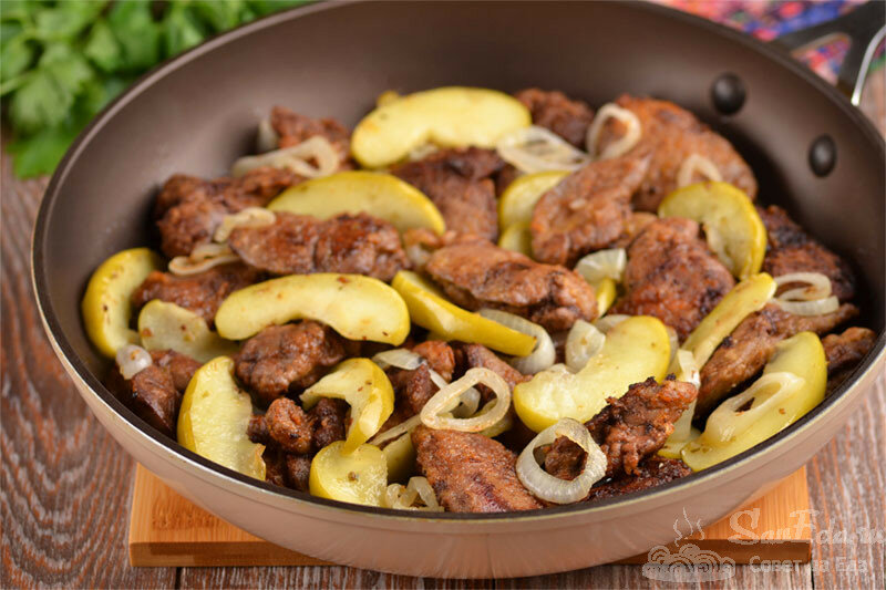 3 простых продукта, а вкус изысканного блюда. Куриная печень с яблоками