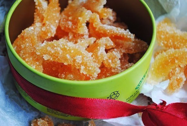 ВКУСНЫЕ ЦУКАТЫ ИЗ ИМБИРЯ ПРОТИВ ПРОСТУДЫ.  Нарезать имбирь тонкими...