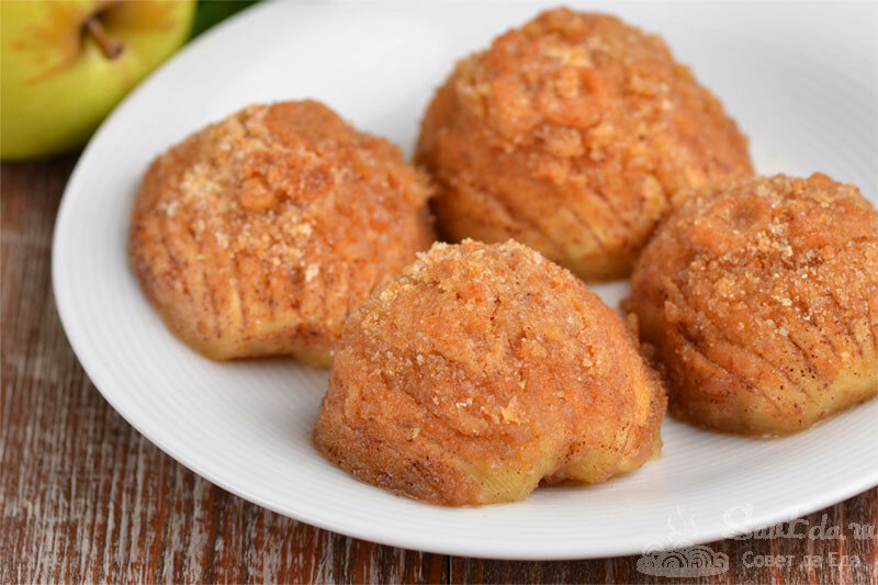 Запеченные яблоки под хрустящей корочкой. Простые продукты и невероятно вкусный десерт