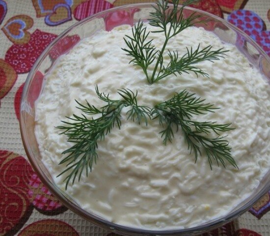Салат с яблоком, яйцом и курицей