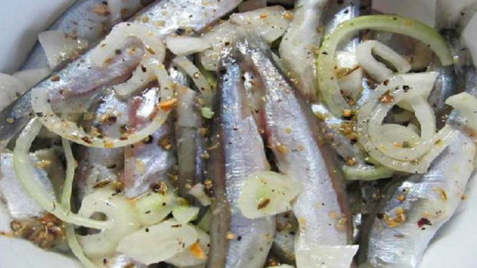 Маринованная мойва домашнего приготовления: ничего вкуснее не найдешь! Надежный рецепт. Маринованная мойва домашнего приготовления: ничего вкуснее не найдешь! Надежный рецепт.