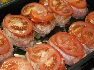 СОЧНЫЕ КОТЛЕТЫ ПОД ШУБОЙ ИЗ НЕЖНЕЙШЕГО ИНДЮШИНОГО МЯСА СОЧНЫЕ КОТЛЕТЫ ПОД ШУБОЙ ИЗ НЕЖНЕЙШЕГО ИНДЮШИНОГО МЯСА