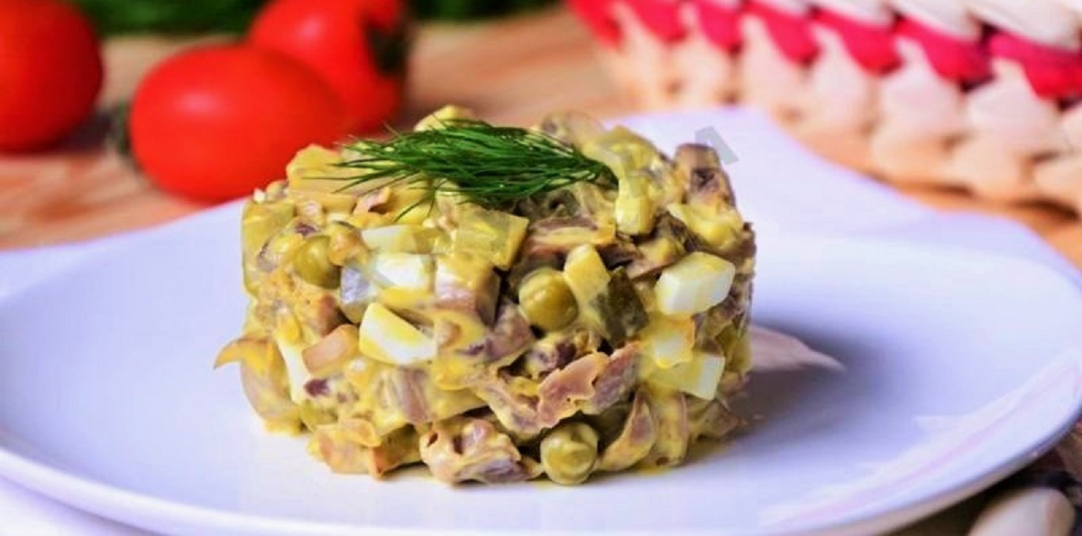 Салат мясной - ужин простой.