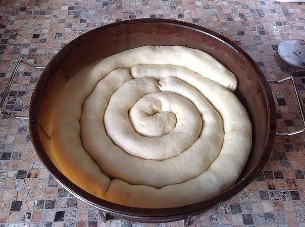 Восхитительный пирог улитка с вишней, такую вкуснятину вы еще не пробовали