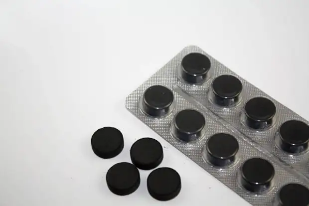 Для чего используют активированный уголь? Полный список проблем, которые он способен решить