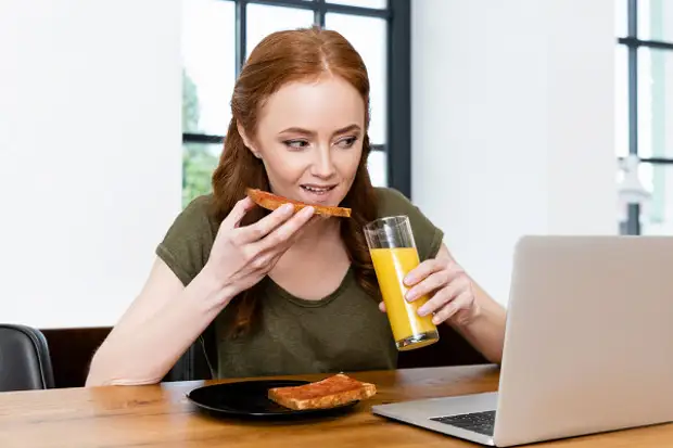 Белый хлеб, соки и другие продукты, про которые стоит забыть после 30 лет