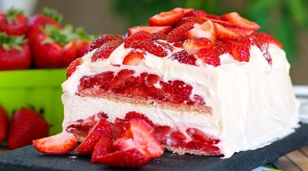 ОСВЕЖАЮЩИЙ ЛЕТНИЙ ТОРТ С КЛУБНИКОЙ БЕЗ ВЫПЕЧКИ. БЫСТРЫЙ И ВКУСНЫЙ!