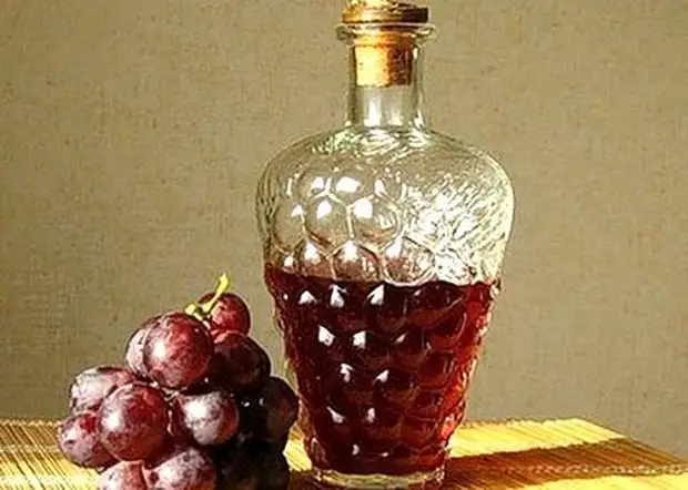 Красный виноградный уксус Красный виноградный уксус