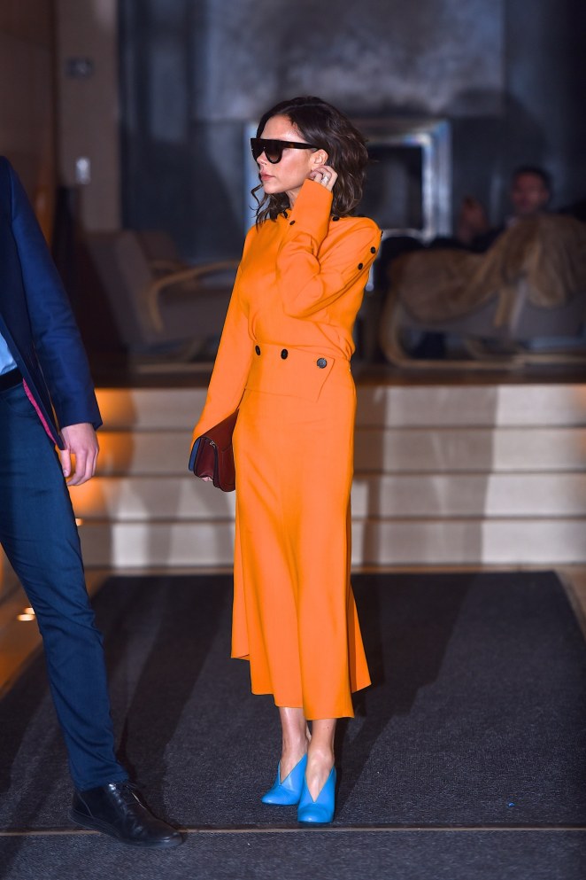 Как сочетать яркие оттенки: 11 примеров от Виктории Бекхэм