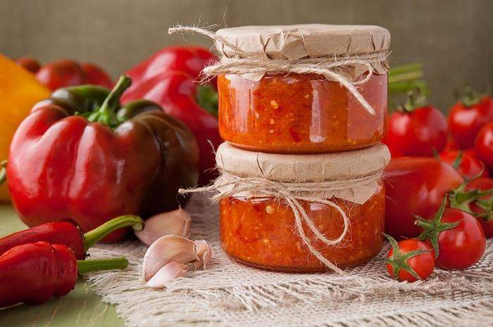Аджика из болгарского перца на зиму: 10 самых вкусных рецептов Аджика из болгарского перца на зиму: 10 самых вкусных рецептов