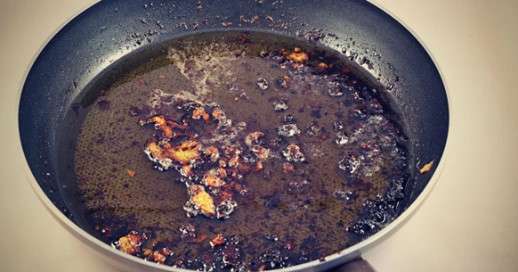 Как жарить мясо на сковородке так, чтобы она оставалась чистой. Как жарить мясо на сковородке так, чтобы она оставалась чистой.