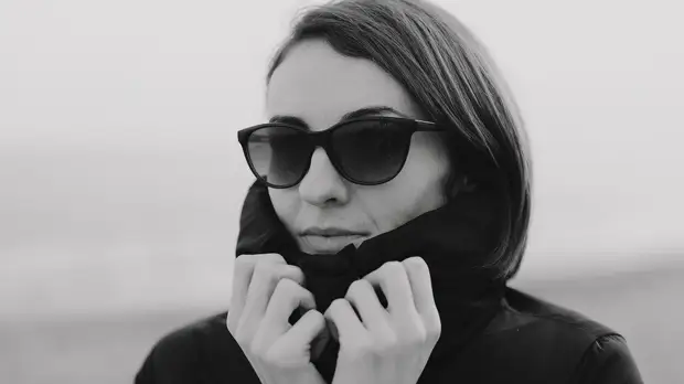Не доверяю подруге... Может отбить мужа.